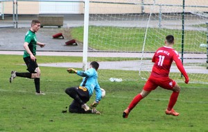 D1 : COSNE B « TOMBE » le leader LA MACHINE, 2 - 0