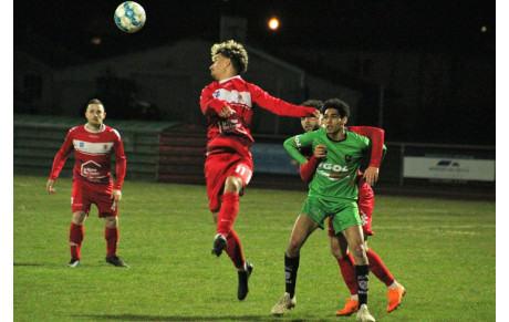 R1 : SUR UN PENALTY ! COSNE, 1 -  GARCHIZY, 0